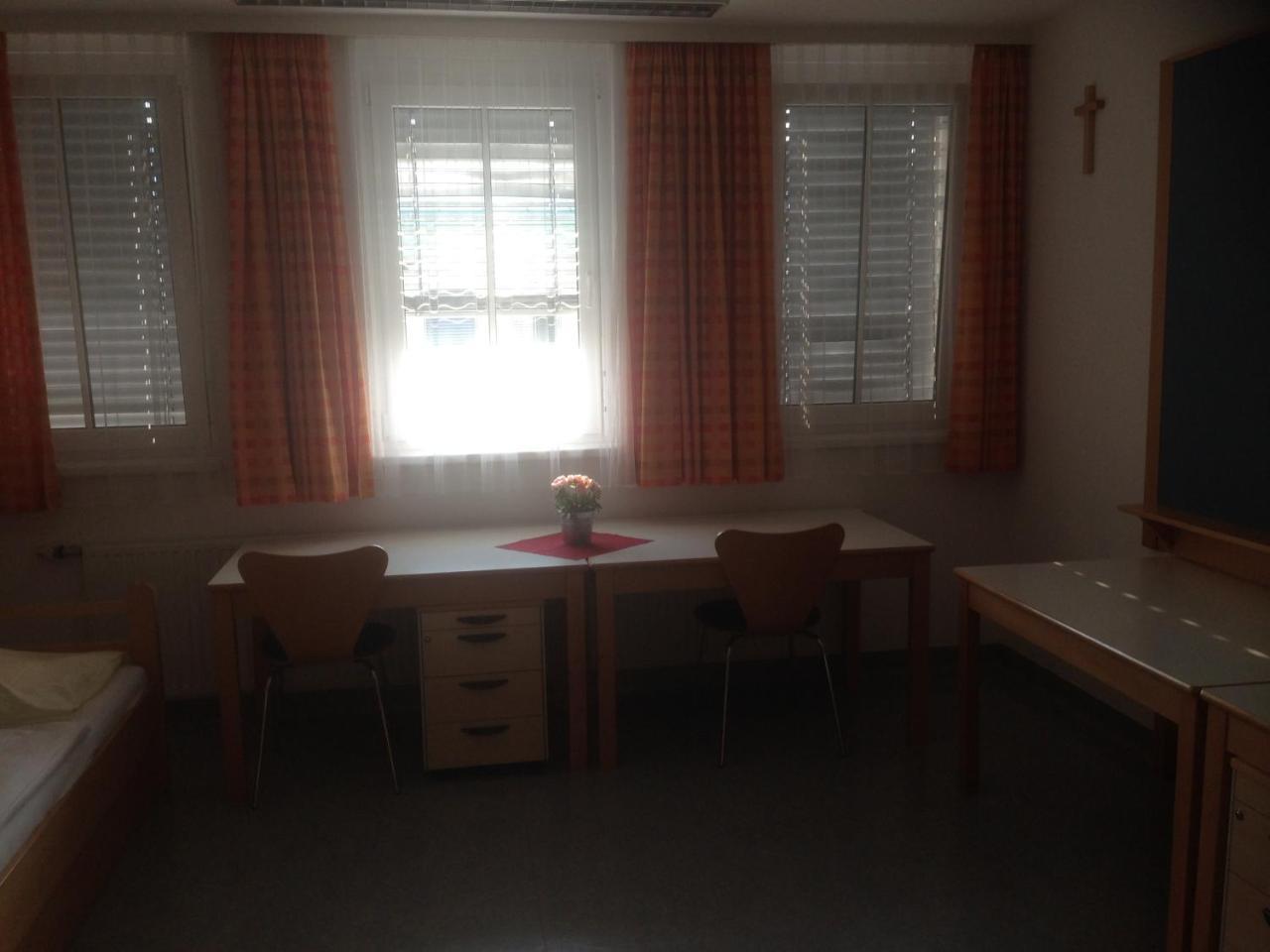 Hostel Obertrum Eksteriør billede